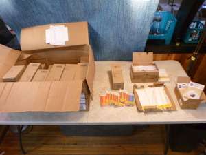lot 197 image: Lot of Lollipop and Treat Sticks