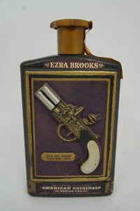 lot 5 image: RARE...1960s Ezra Brooks Whiskey Gun Series Over and Under Flintlock 1815 Pistol FlaskDecanter...