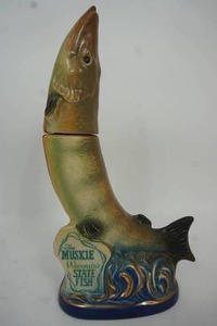 lot 11 image: Vintage Jim Beam Beams Choice J. Lockhart FISH Whiskey Decanter Bottle 1971 The Muskie, Wisconsins State Fish...
