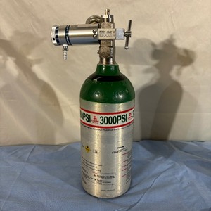 lot 42 image: Lot of 2 Philips Respironics Luxfer 3000 PSI High Strength L7X Aluminum Alloy Gas Cyclinders with Oxygen Regulators - In Great Condition