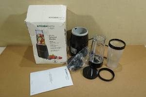 lot 7 image: Kitchensmith 8-Piece Personal Blender