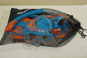 lot 32 image: Cressi Kids Snorkel Set -Fin Size SM