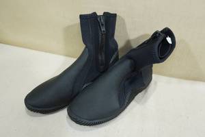 lot 39 image: Cressi 3mm Minorca Boots -Mens Size 9, Womens 9