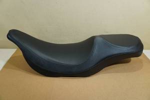 lot 74 image: LePera Silhouette Full Length Seat for 2002-07 Harley Touring