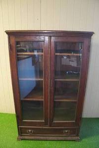 lot 78 image: Vintage Wooden Double Door Cabinet