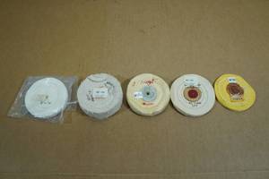 lot 90 image: 5 3 Buff Pads
