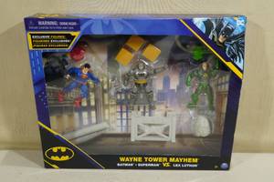 lot 223 image: DC Wayne Tower Mayhem Play Set