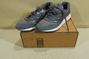 lot 226 image: New Balance Sneakers -Mens 9.5, Womens 11, Gray
