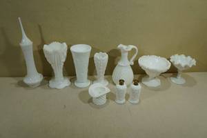 lot 245 image: Assorted Milk Glass Pieces
