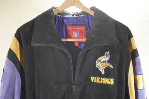 lot 266 image: Vintage Suede Vikings Jacket - Large