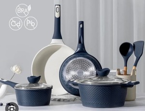 lot 170 image: Carote 8-Piece Cookware Set -Blue