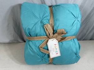 New Twin Size Luxury Decorative Comforter