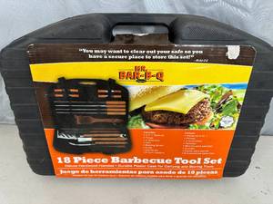 New 18 Piece BBQ Tool Set in Case