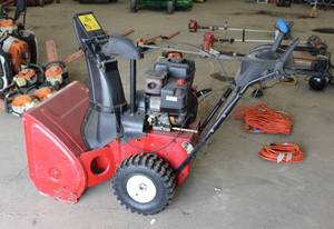 Toro Power Max 726 OE Heavy Duty 24 Snow Blower