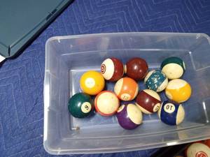 lot 18 image: Pool balls and rack