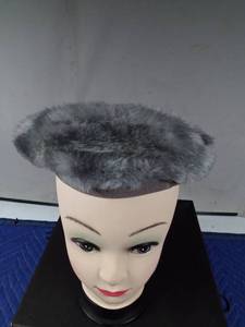 lot 29 image: Box of 3 vintage hats