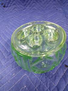 lot 40 image: Vintage Lt. green vase with Lt. green flower frog