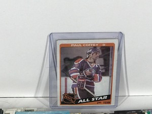 lot 205 image: Lot of Hockey Cards