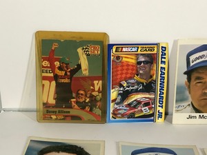 lot 210 image: 33 - 1979 Avalon Hill USAC Indianapolis 500 Collectible Cards And More