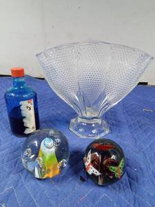 lot 79 image: Vintage Mrs. Stewarts bluing bottle, 2 paper weights and a crystal vase