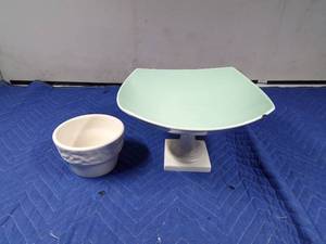 lot 94 image: Red Wing fruit dish and Red Wing planter