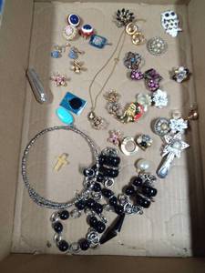 lot 102 image: Box of jewelry with sterling silver pcs