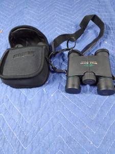 lot 130 image: Binoculars in case