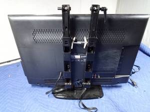 lot 185 image: 24 TV on stand