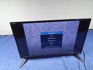 lot 198 image: 24 Insigna T.V.