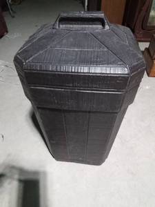 lot 360 image: Lg trash can