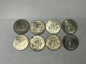 lot 252 image: 8 - Kennedy Half Dollars