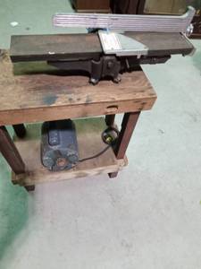 lot 365 image: Wood planer on stand