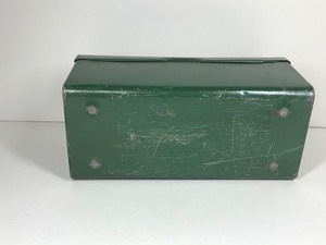 lot 268 image: Vintage Metal Lunch Pail