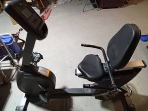 lot 9 image: Exercising bike