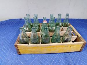 lot 400 image: Vintage Coca-Cola grate with coke bottles