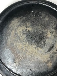 lot 276 image: 12 Cast Iron Skillet