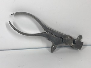 lot 314 image: Vintage Ideal MFG. Bullet Mold - 25-20 R