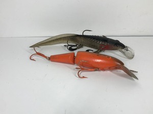 lot 326 image: 2 - Musky Fishing Lures