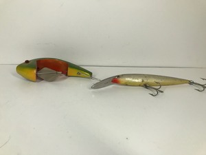 lot 327 image: 2 - Musky Fishing Lures