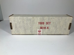 lot 449 image: 1989 Fleer Baseball Factory Sealed Set