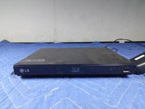 lot 409 image: Blue ray 3d DVD player