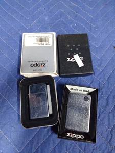 lot 420 image: 2 Zippo lighters