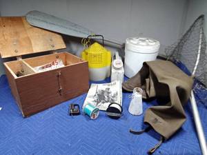 lot 421 image: Lot of fishing items