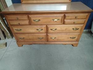 lot 6 image: 7 Drawer solid wood dresser with mirror
