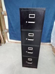 lot 429 image: Metal filing cabinet