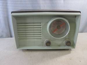 lot 122 image: (CSB) Vintage Coronado Radio Model 05RA37-43-8360A - Untested Needs Cord Replaced