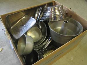 lot 131 image: (EC1) Big Box Full of Assorted Kitchen Pots and Pans and Other Misc Kitchen