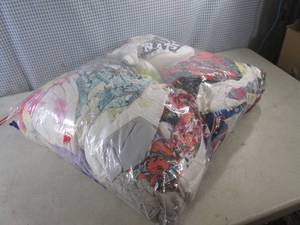 lot 139 image: (EW6) Large Bag of Assorted New with Tags Clothing