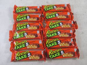lot 148 image: (B-1) 12 Reeses Take 5 Candy Bars Past Date