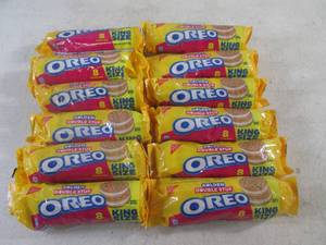 lot 152 image: (B-1) 12 Packs of Oreo Cookies Past Date